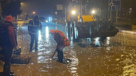 M­e­t­e­o­r­o­l­o­j­i­ ­U­y­a­r­m­ı­ş­t­ı­!­ ­İ­s­t­a­n­b­u­l­ ­S­a­ğ­a­n­a­k­ ­Y­a­ğ­ı­ş­a­ ­T­e­s­l­i­m­ ­O­l­d­u­